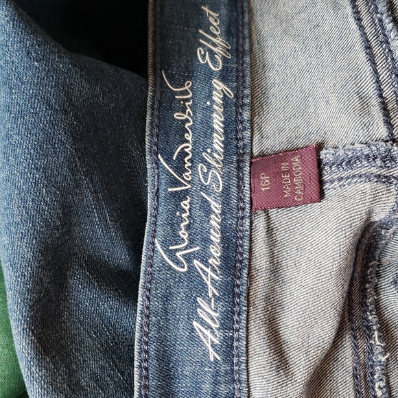 Gloria Vanderbilt Amanda Capri Jeans - Picture 9 of 11